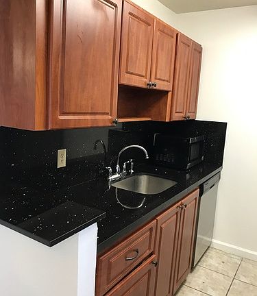 2nd image of 1500 N Congress Ave APT B5