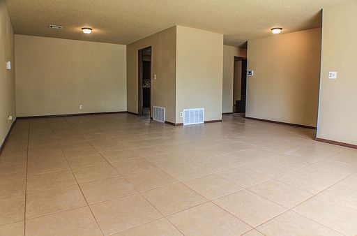 4th image of 1409 NE 9th St