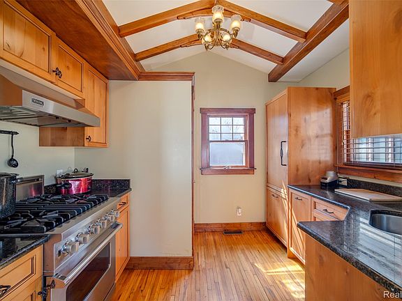 3rd image of 1440 Ruffner Ave