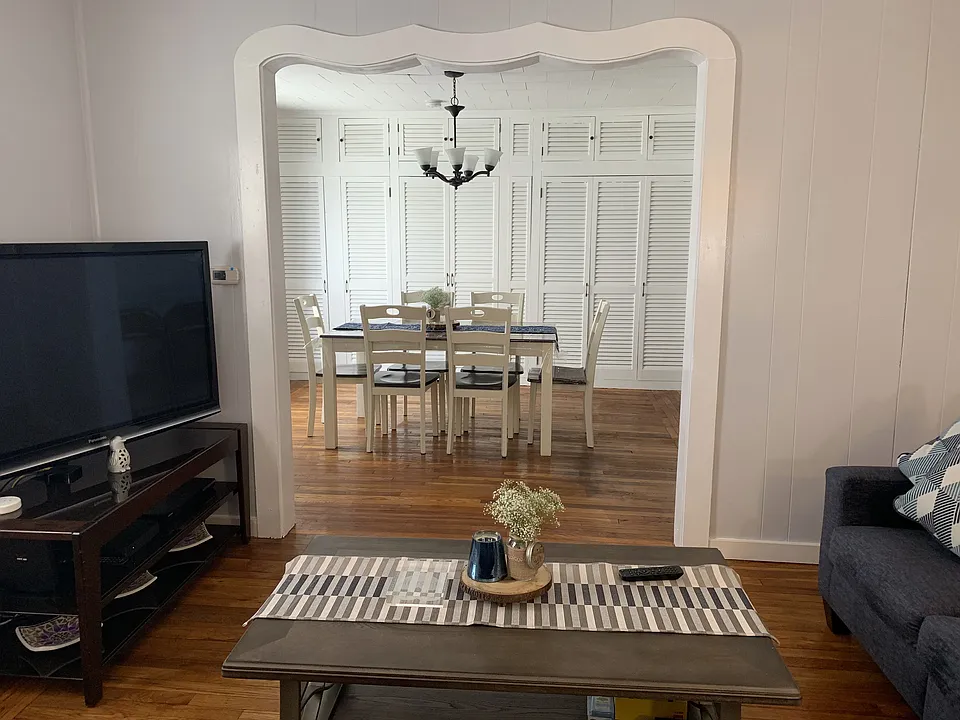 38 Smith Ave #1