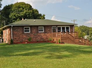 962 Lawrence St, Brandenburg, KY 40108