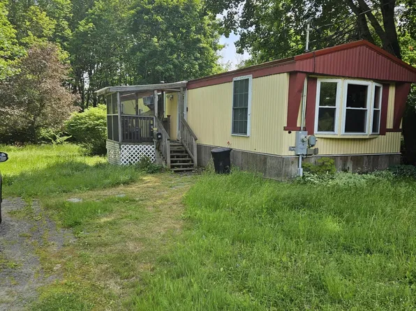 26 Gould Avenue, Dexter, ME 04930