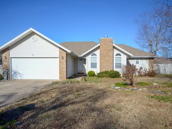 207 W Hunter Drive, Nixa, MO 65714
