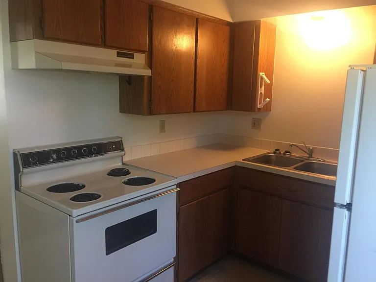 207 W 3rd St — Photo 8