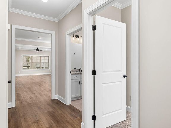 4th image of 3024 Discovery Dr NW #17