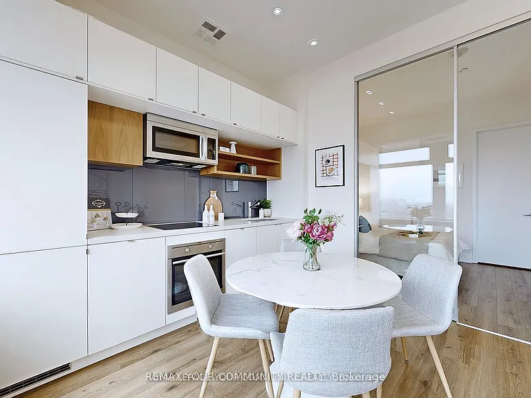 111 Saint Clair Ave W #1828 — Photo 10
