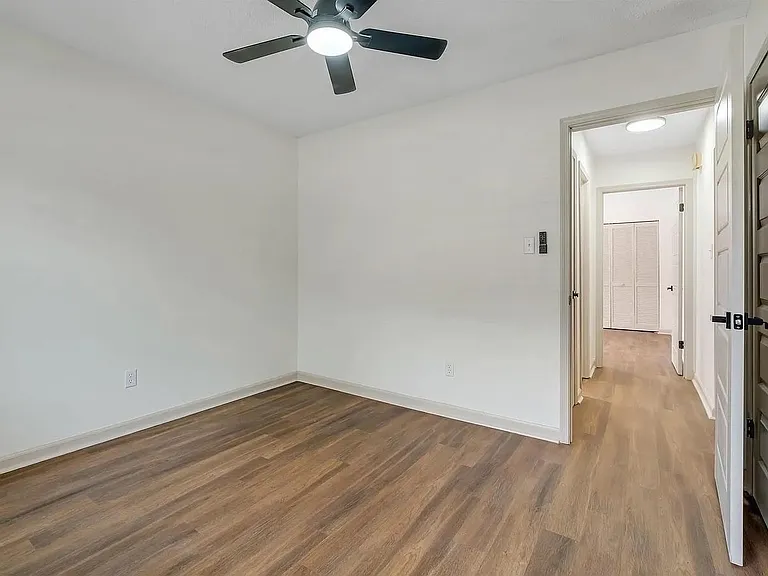 1825 Sherwood Dr — Photo 19