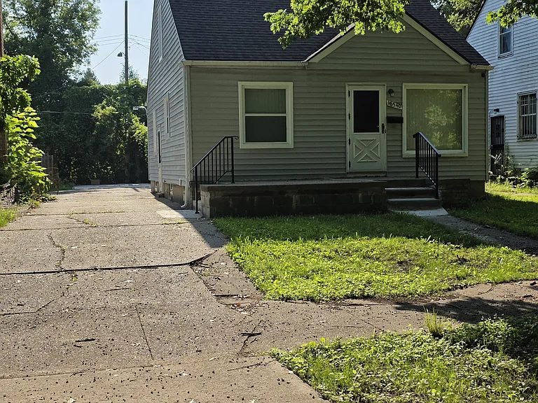 18540 Fielding St — Photo 2