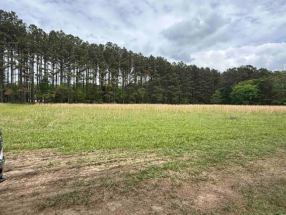 3rd image of 305 Bend Rd