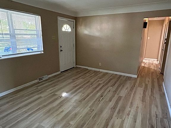 4th image of 9105 Wedgewood Dr