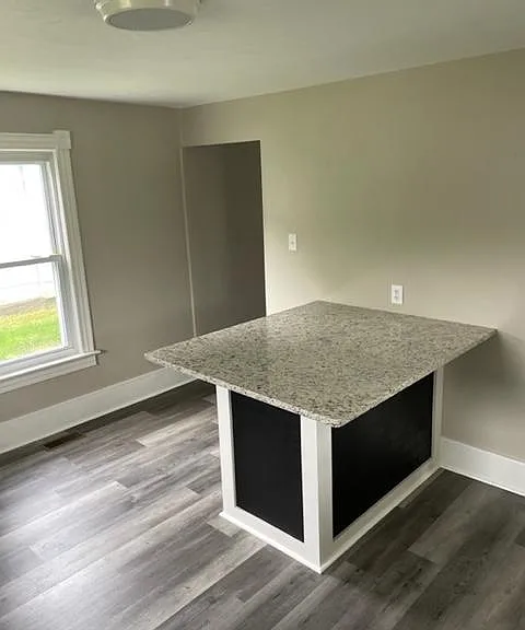 736 Park St — Photo 4
