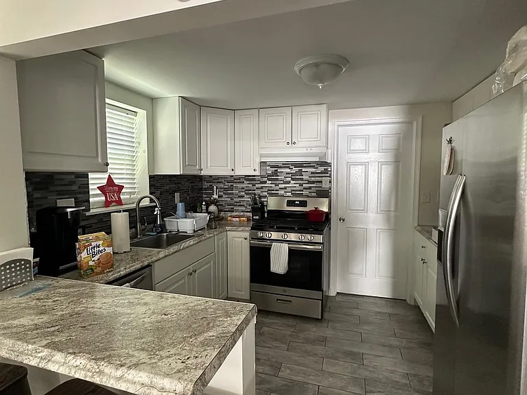 202 N Sacramento Ave #A — Photo 33