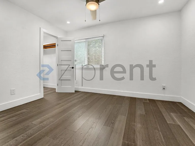 3600 Alexandria Dr — Photo 24