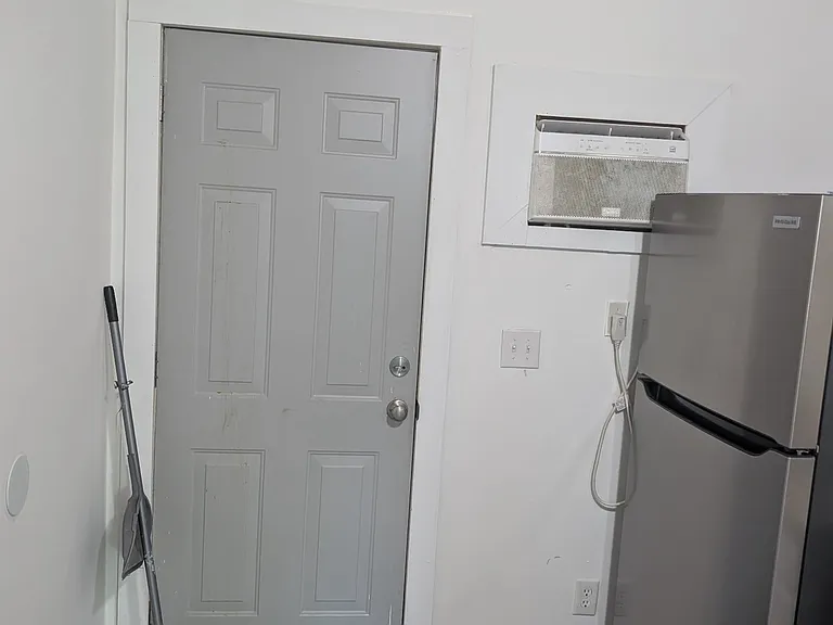 1304 Garner Rd #A — Photo 3