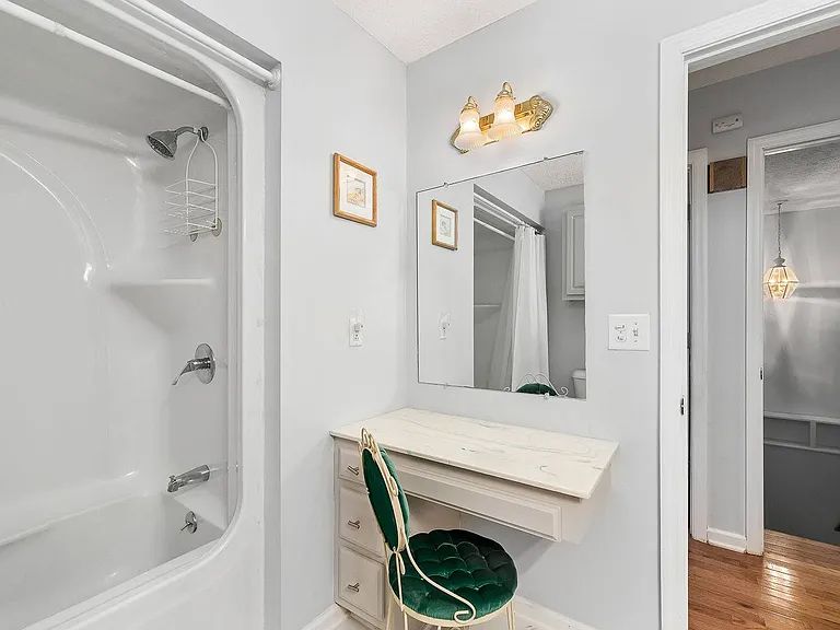 1038 Lakeside Dr — Photo 22