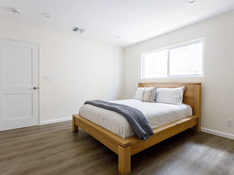12422 Pacific Ave #3 — Photo 9