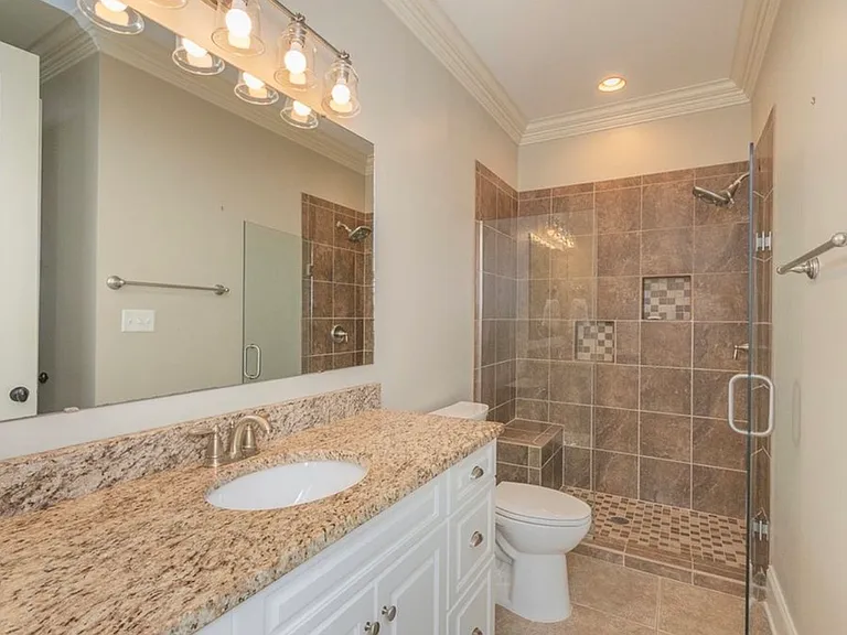 122 Regatta Dr — Photo 9