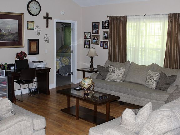 4th image of 60 N Lake Dr