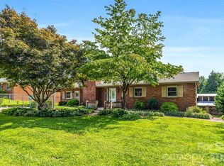 708 Loop Rd, Hendersonville, NC 28792