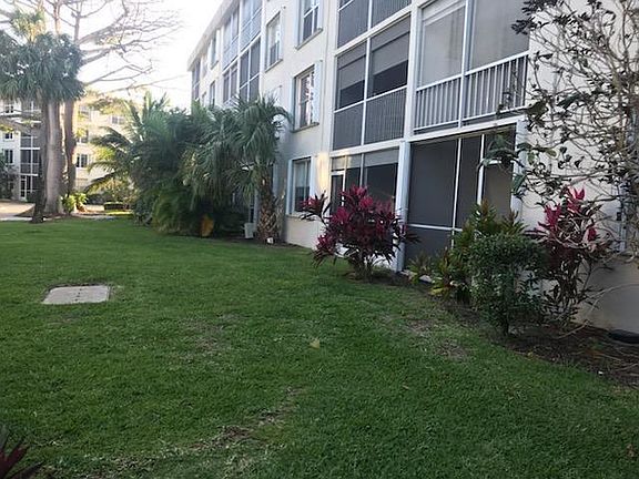 5th image of 2000 S Federal Hwy APT 105