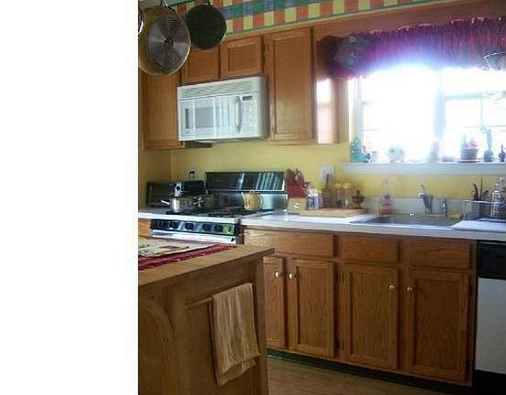 4th image of 45 Tudor Dr