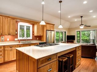 91 Brettwood Dr, Whittier, NC 28789