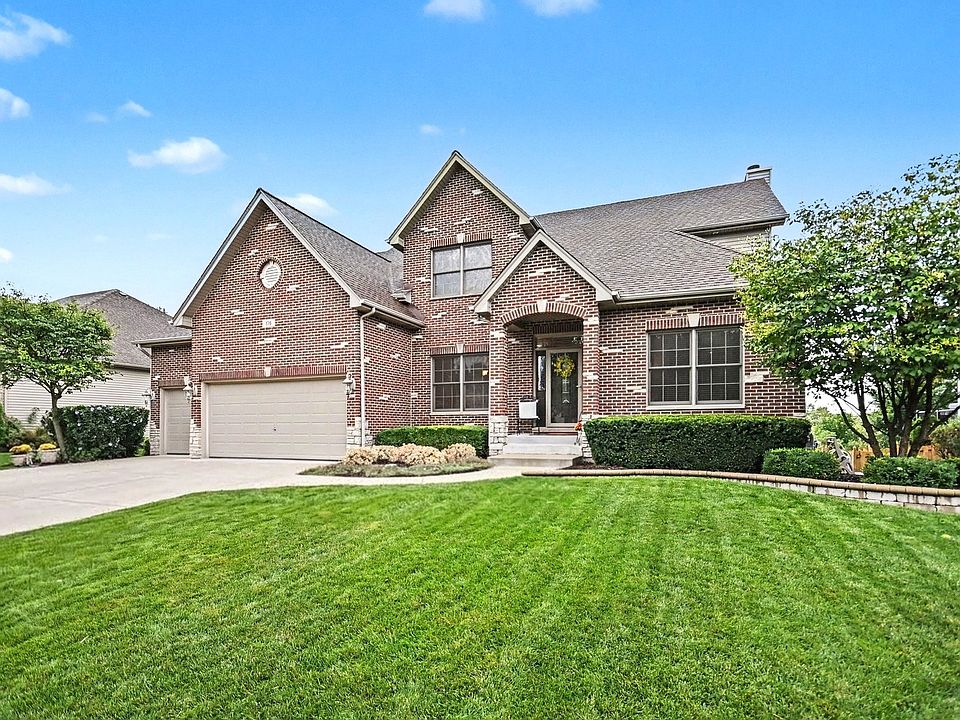 1st image of 176 Amherst Cir