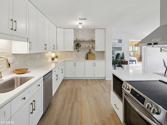 2nd image of 1747 W Crystal Ln Unit 205