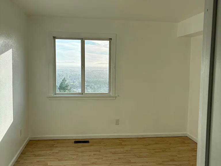 7953 Crest Ave — Photo 5