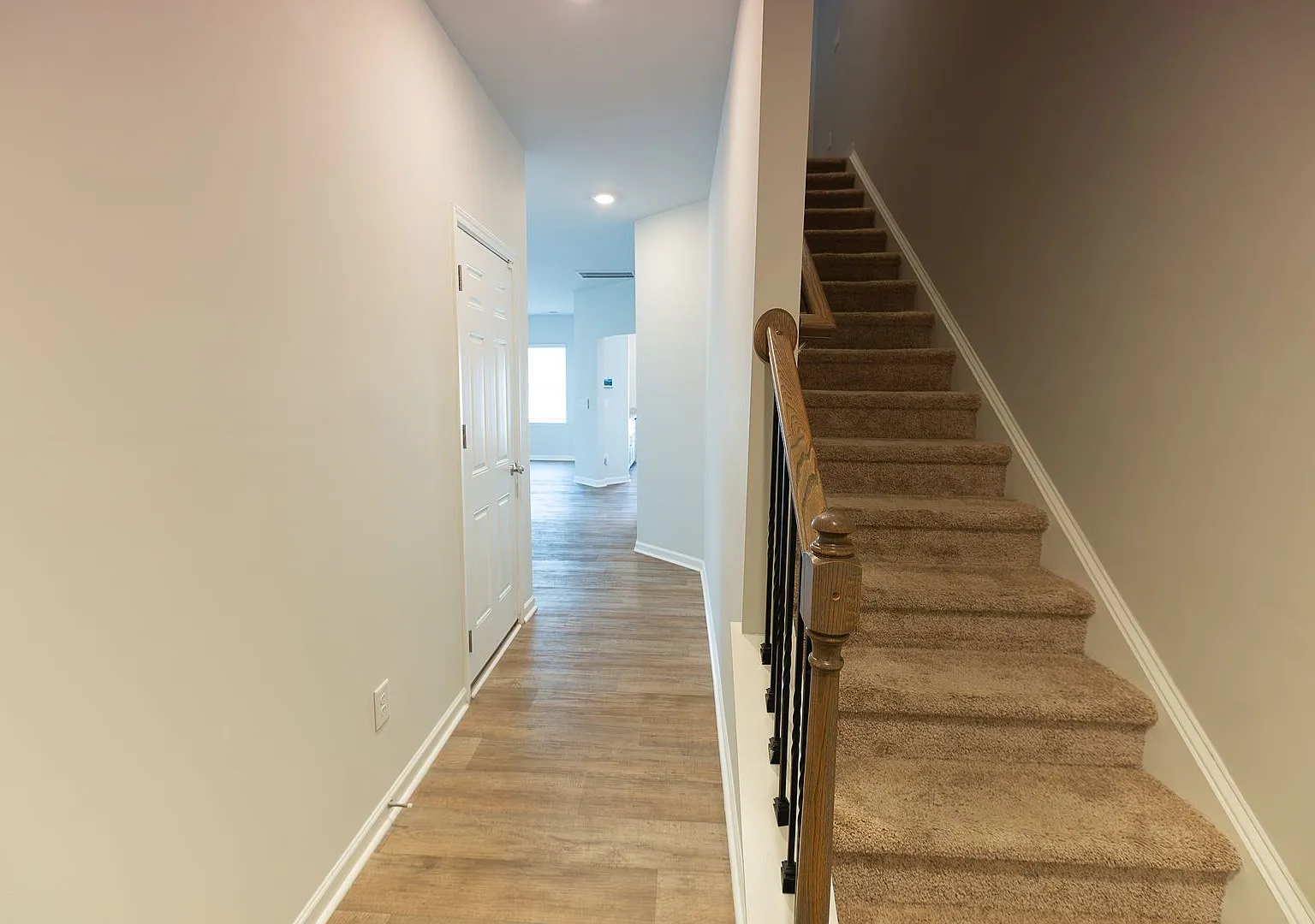 Like-new 3 bedroom 2.5 bathroom townhome in Reedy Fork & Settlers Landing North of Greensboro wit... — Photo 2