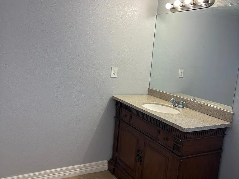 3331 Longhorn Dr — Photo 15