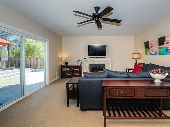 4th image of 17433 Bernardo Oaks Dr