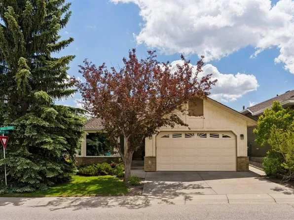 5 N Sienna Hills Ct SW, Calgary, AB T3H 2W3