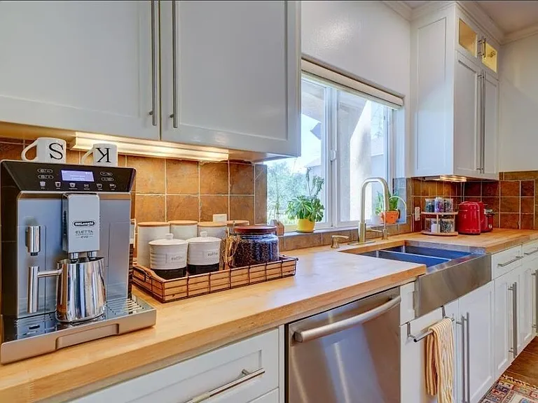 1377 Knoll Rd #B — Photo 24
