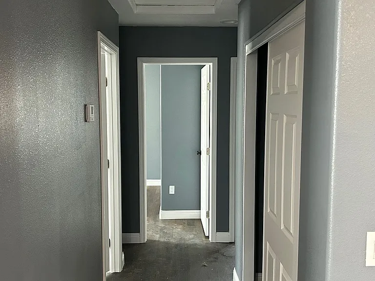 113 S East St — Photo 3