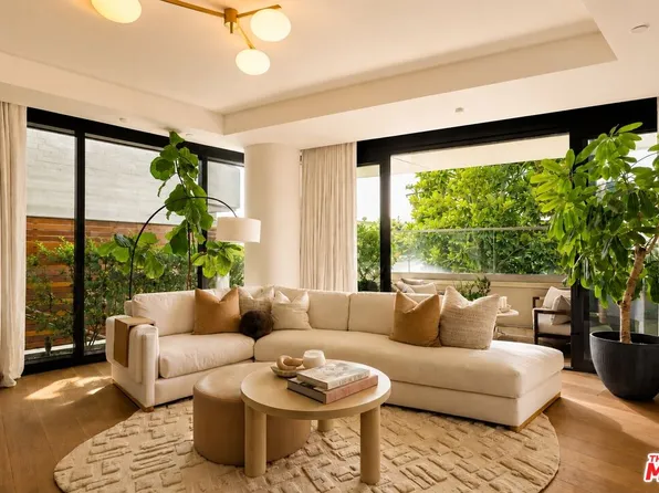 8420 W Sunset Blvd Unit 107, West Hollywood, CA 90069