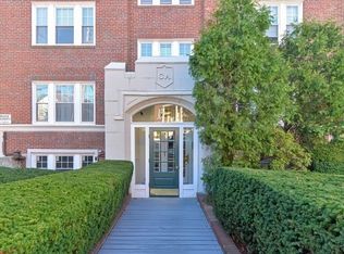 21 Bradlee Rd APT 52, Medford, MA 02155