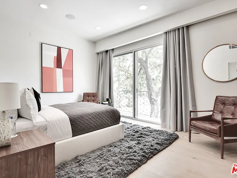 8908 Alto Cedro Dr — Photo 25