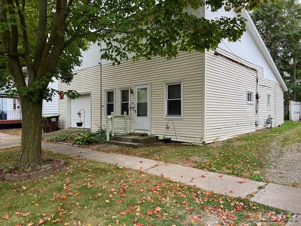 710 E Front St photo 1