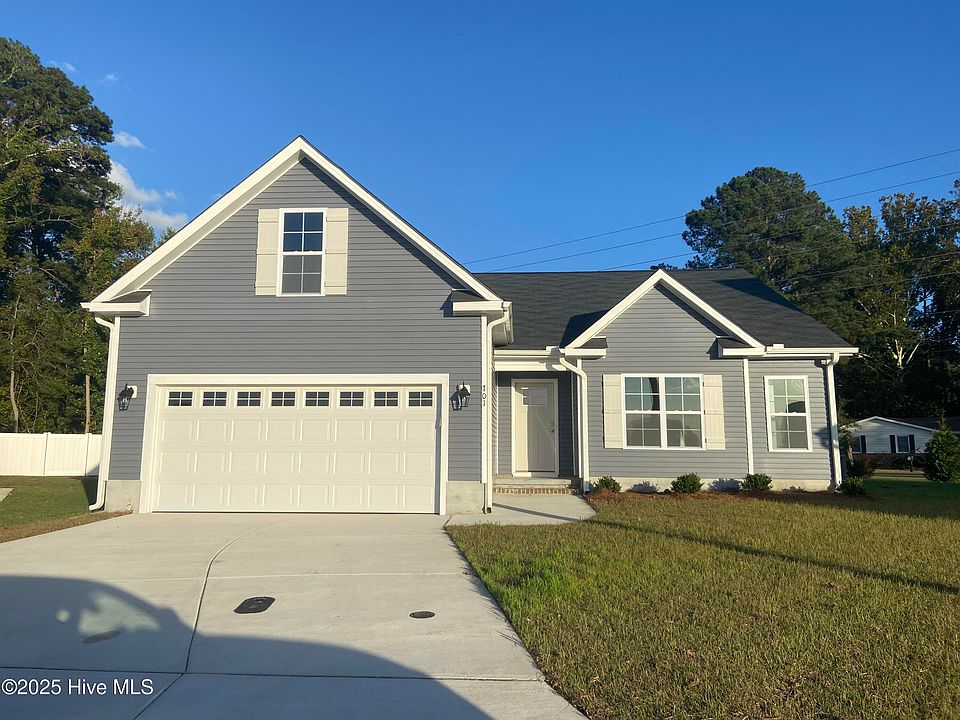 2nd image of 701 Oleander Drive