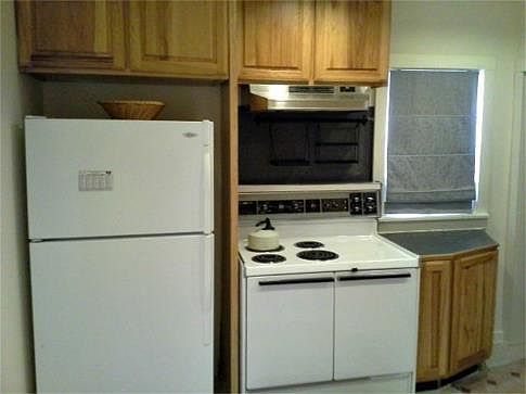 2nd image of 423 Campbell Ave