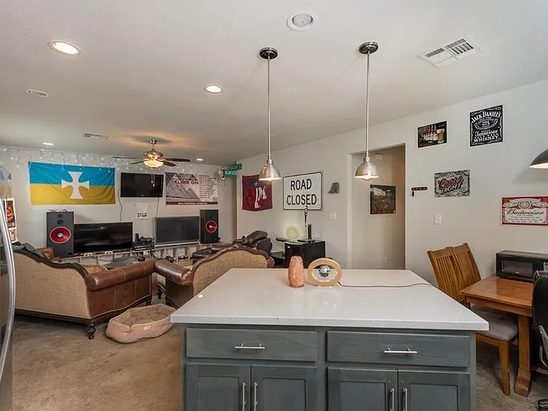 4308 Oaklawn St — Photo 5