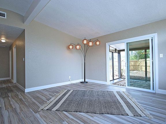 5th image of 4100 Porpoise Dr SE