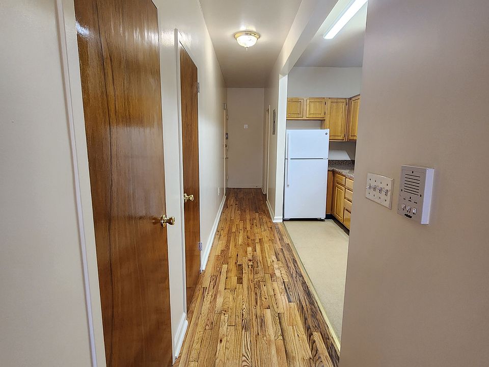 2nd image of 270 W 123rd St APT 2A