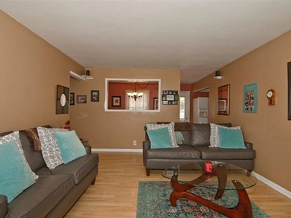 4th image of 915 Quincy Dr