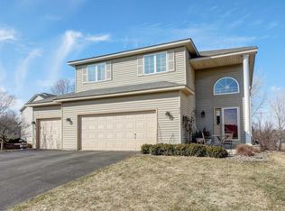 876 Gilfillan Ave, Carver, MN 55315