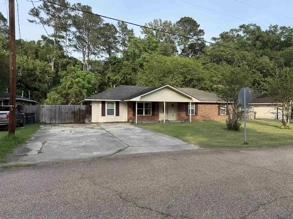 5688 Mapleton Dr, Greenwell Springs, LA 70739