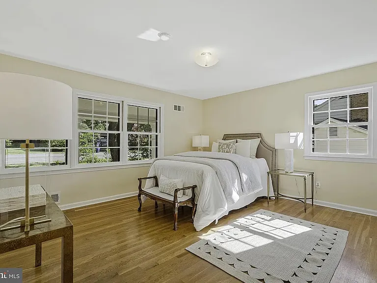 8009 Lewinsville Rd — Photo 14