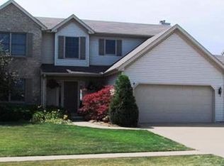 3117 Old Jamestown Rd, Bloomington, IL 61704