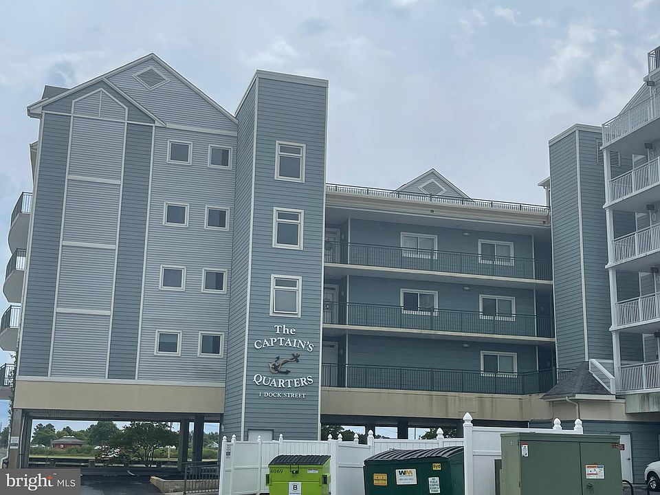 1st image of 1 Dock St Unit 305